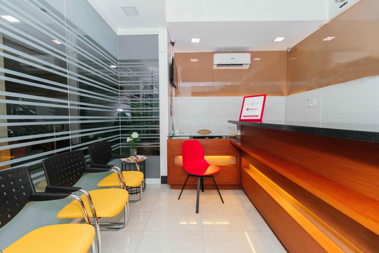 Reddoorz Premium @ Sampaloc Makati Hotel San Pedro Makati Eksteriør billede