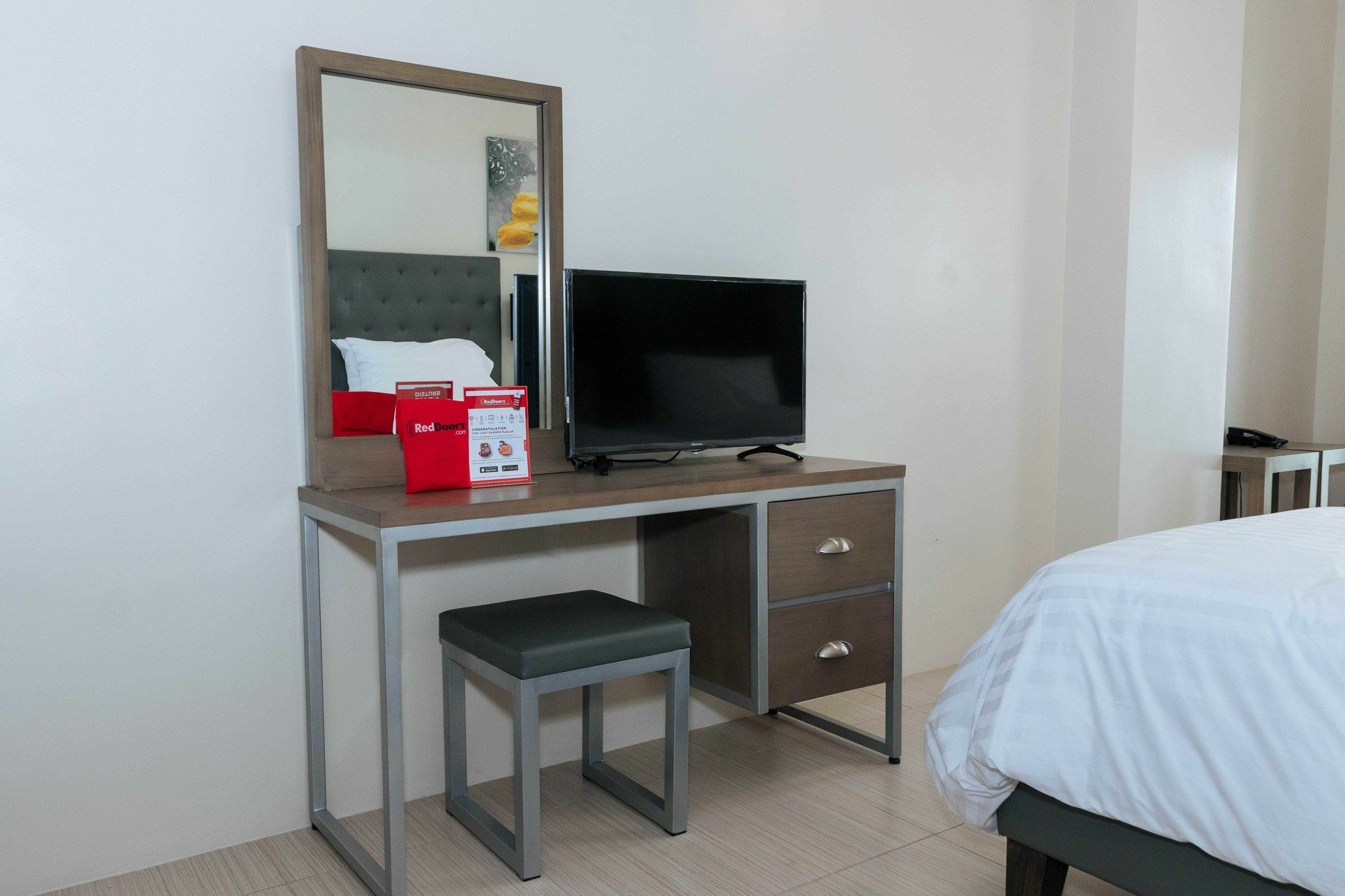 Reddoorz Premium @ Sampaloc Makati Hotel San Pedro Makati Eksteriør billede