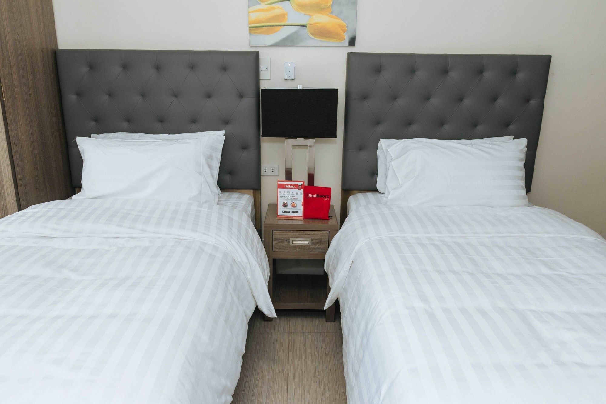 Reddoorz Premium @ Sampaloc Makati Hotel San Pedro Makati Eksteriør billede