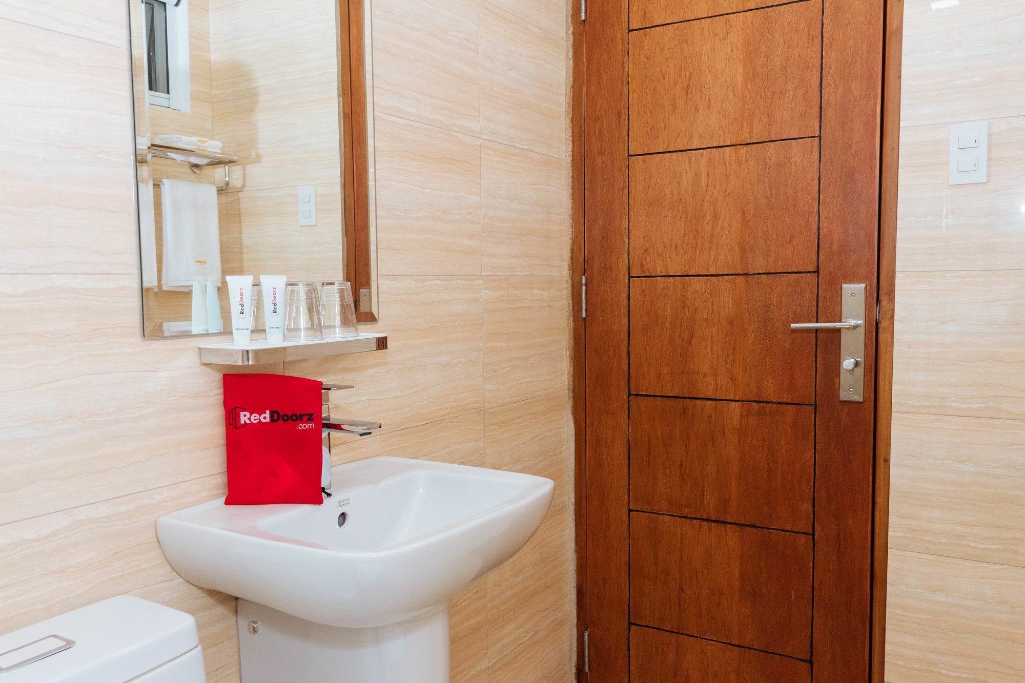 Reddoorz Premium @ Sampaloc Makati Hotel San Pedro Makati Eksteriør billede